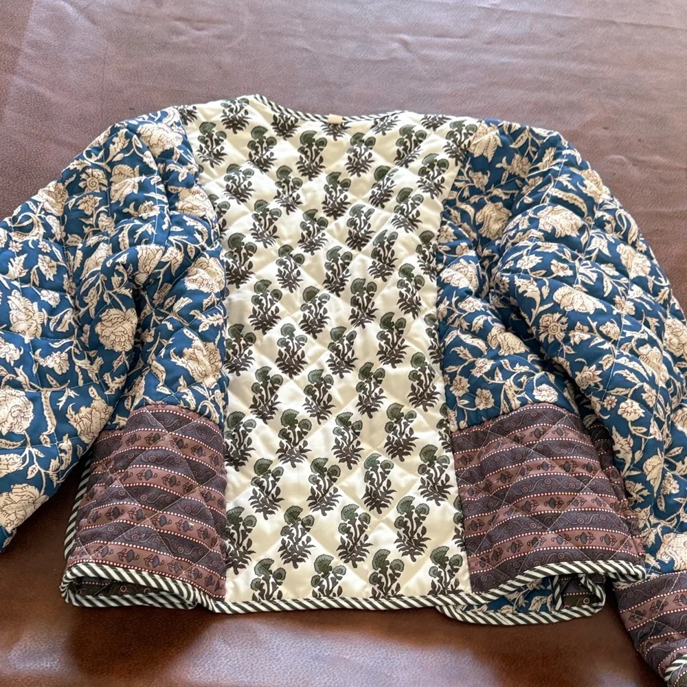 Floral Patterned Cropped Jacket Reversible - Picture 10 of 10